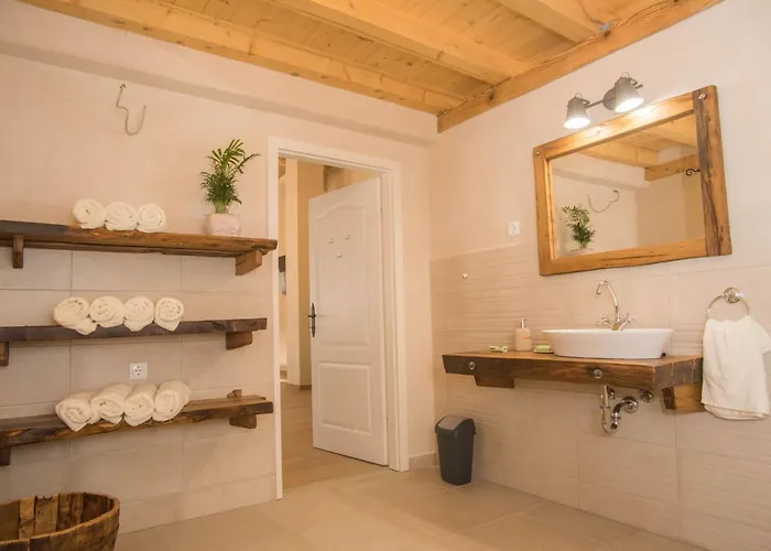 Feriehus Fuer 5 Personen Und 1 Kind In By Interhome