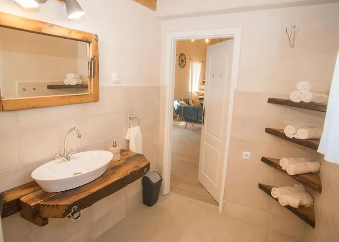 Fuer 5 Personen Und 1 Kind In By Interhome Feriehus Tribalj (Primorsko-Goranska)