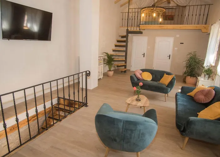 Fuer 5 Personen Und 1 Kind In By Interhome *