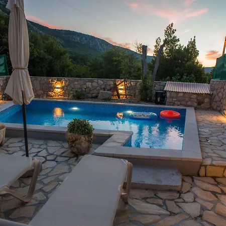 Fuer 5 Personen Und 1 Kind In By Interhome Hébergement de vacances *