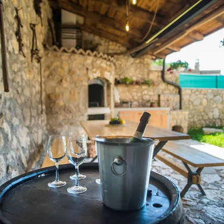 Hébergement de vacances Fuer 5 Personen Und 1 Kind In By Interhome Tribalj (Primorsko-Goranska)