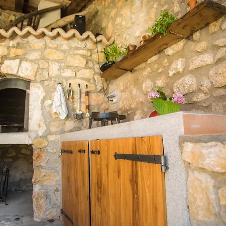 Hébergement de vacances Fuer 5 Personen Und 1 Kind In By Interhome *