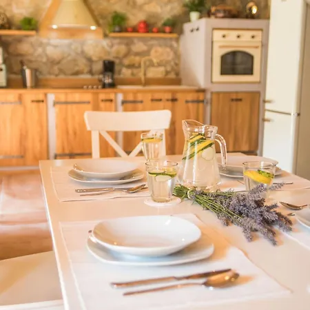 Hébergement de vacances Fuer 5 Personen Und 1 Kind In By Interhome *