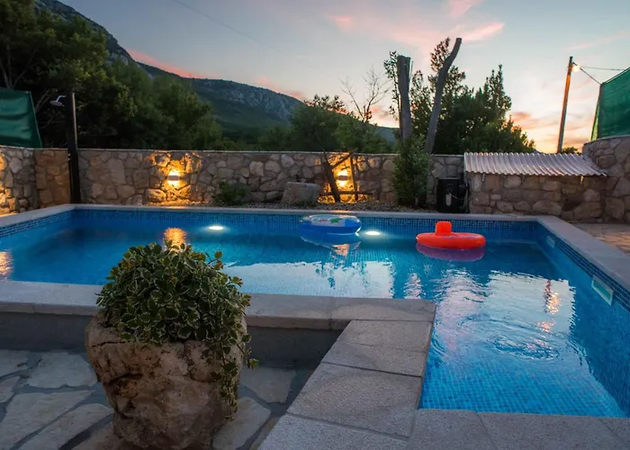 Fuer 5 Personen Und 1 Kind In By Interhome Holiday home