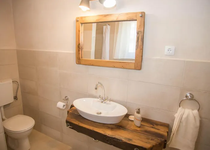 Holiday home Fuer 5 Personen Und 1 Kind In By Interhome