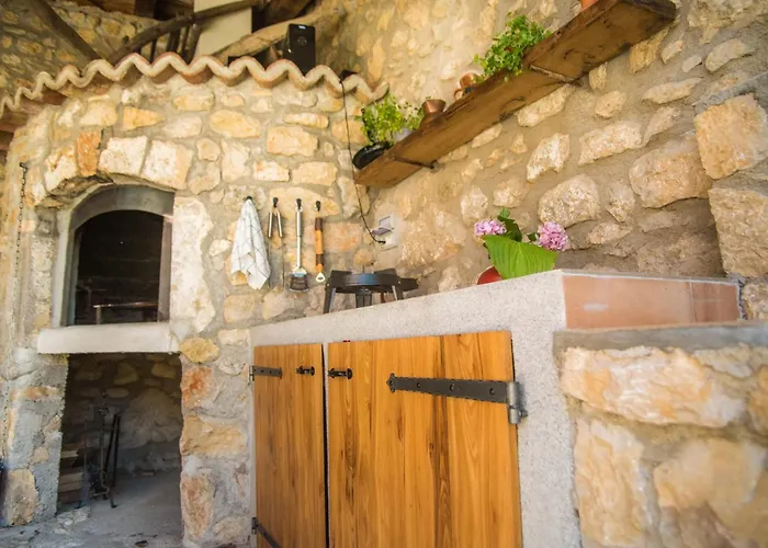 Holiday home Fuer 5 Personen Und 1 Kind In By Interhome *